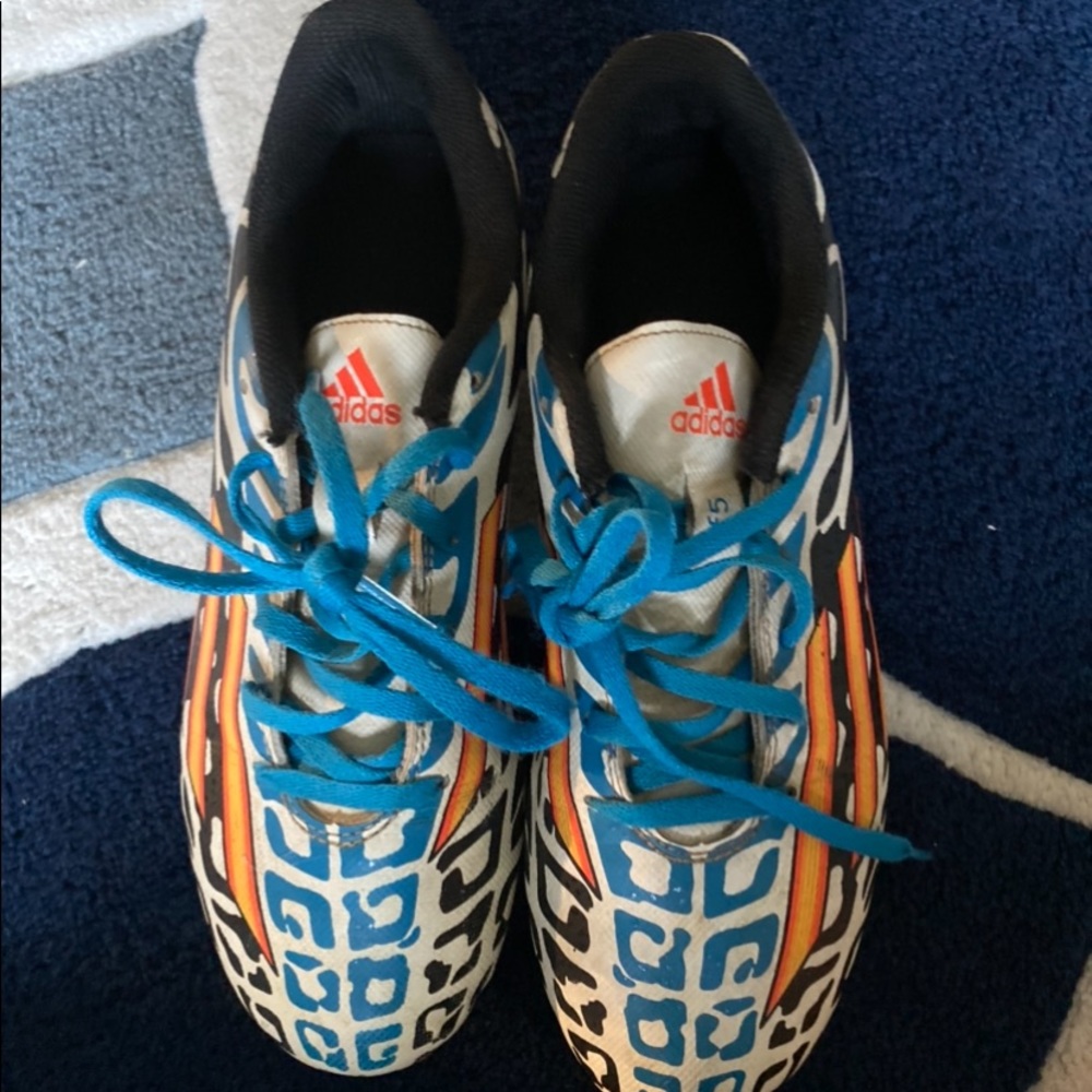 Boys soccer cleats